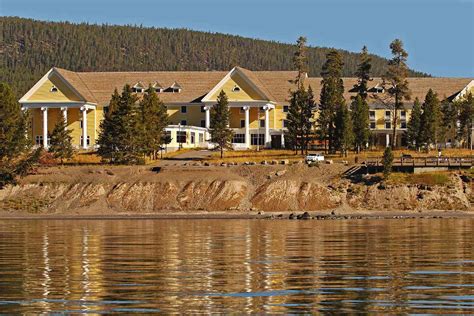 places to stay in yellowstone national park